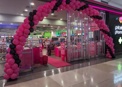 Priceline Giant balloon arch